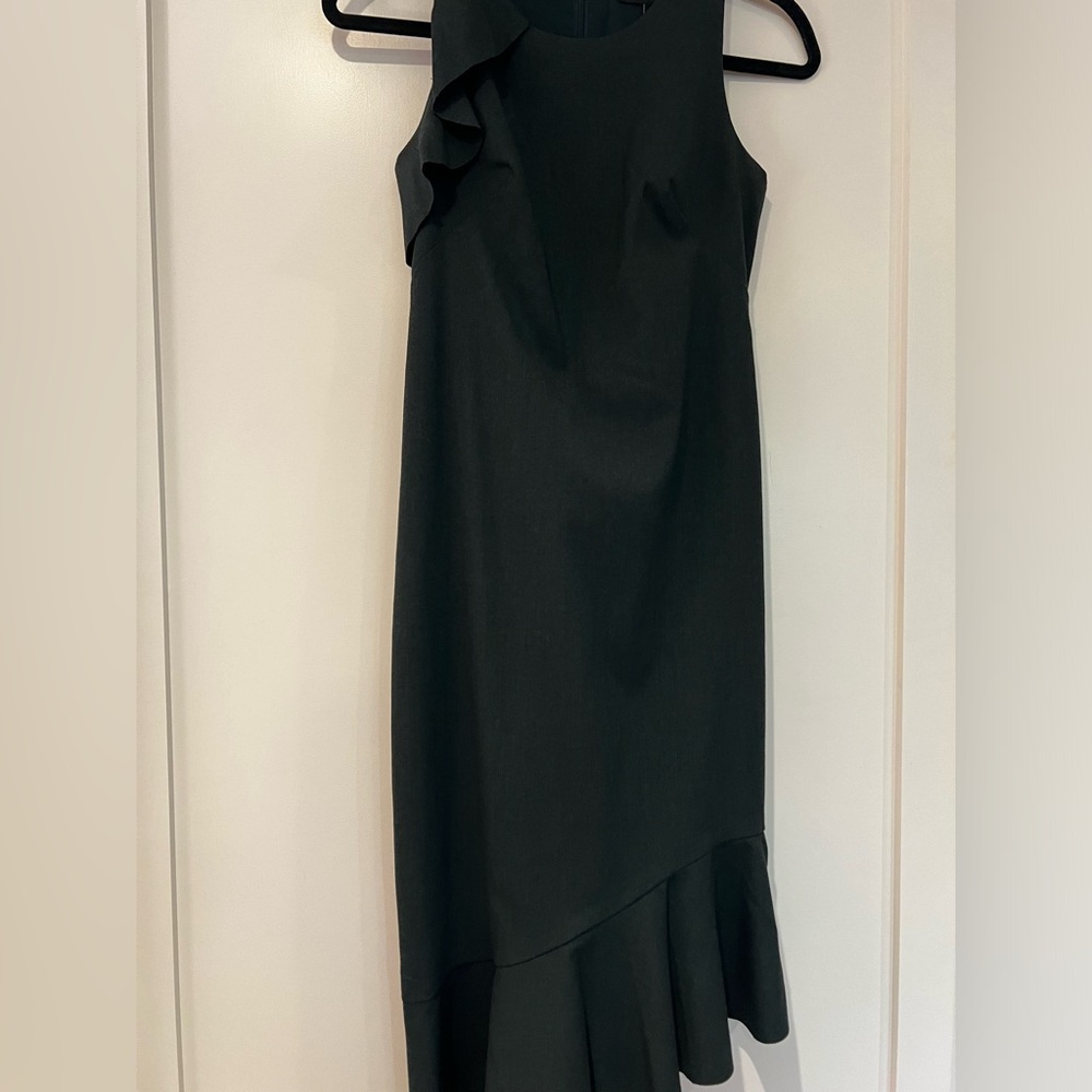 Knee length forest green Banana Republic sz 0 dress, excellent condition.